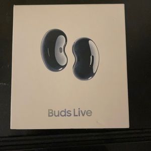 Buds live